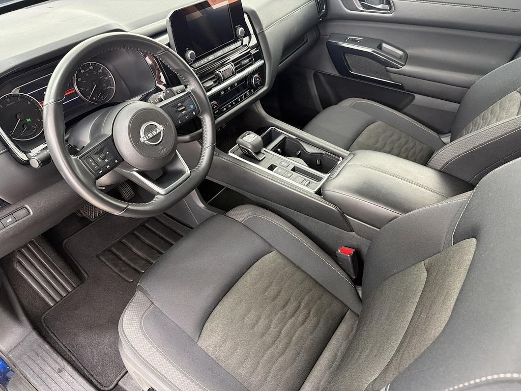 Used 2025 Nissan Pathfinder SV SUV