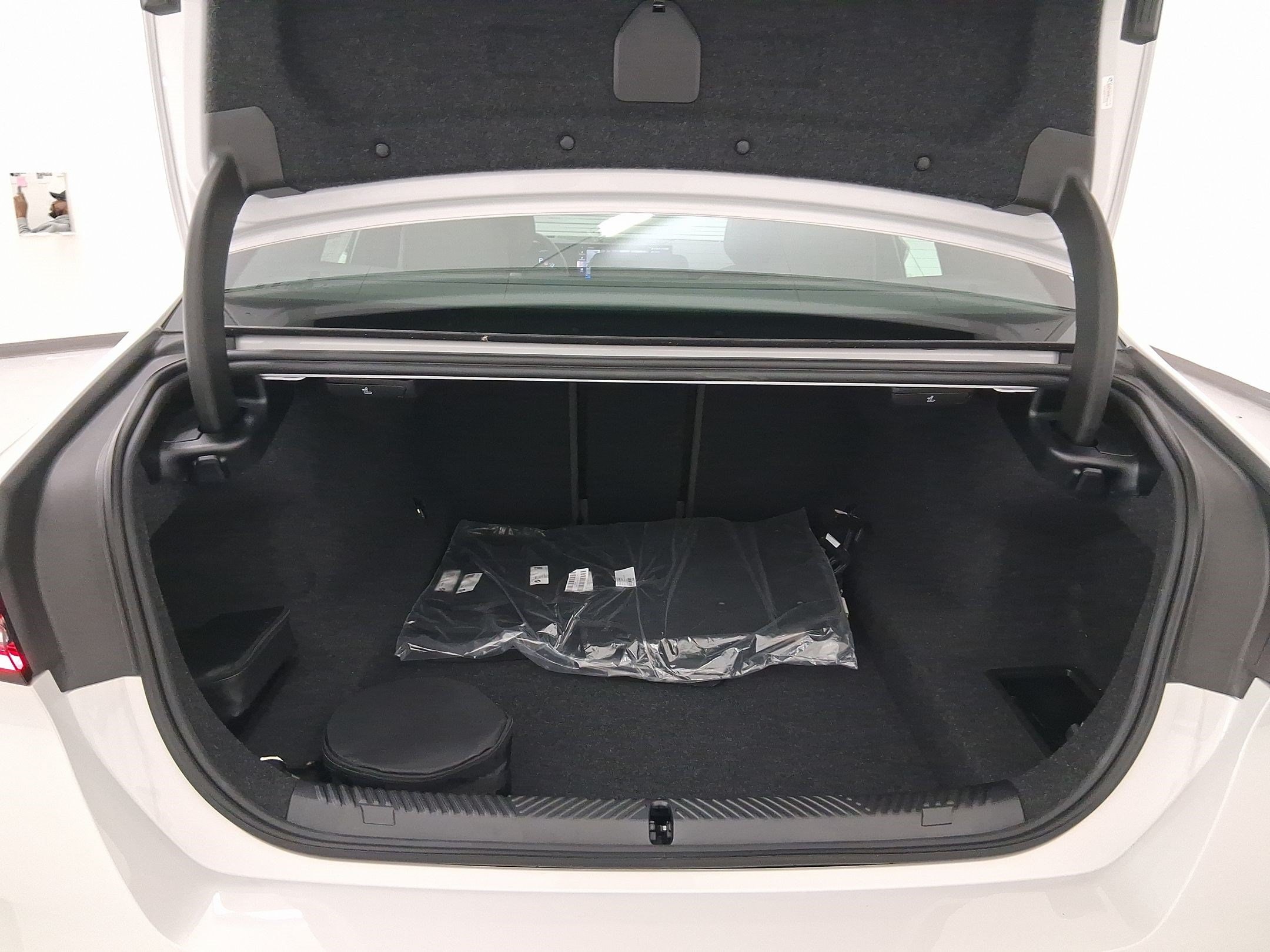 2026 BMW 5 Series 530i - Photo 27