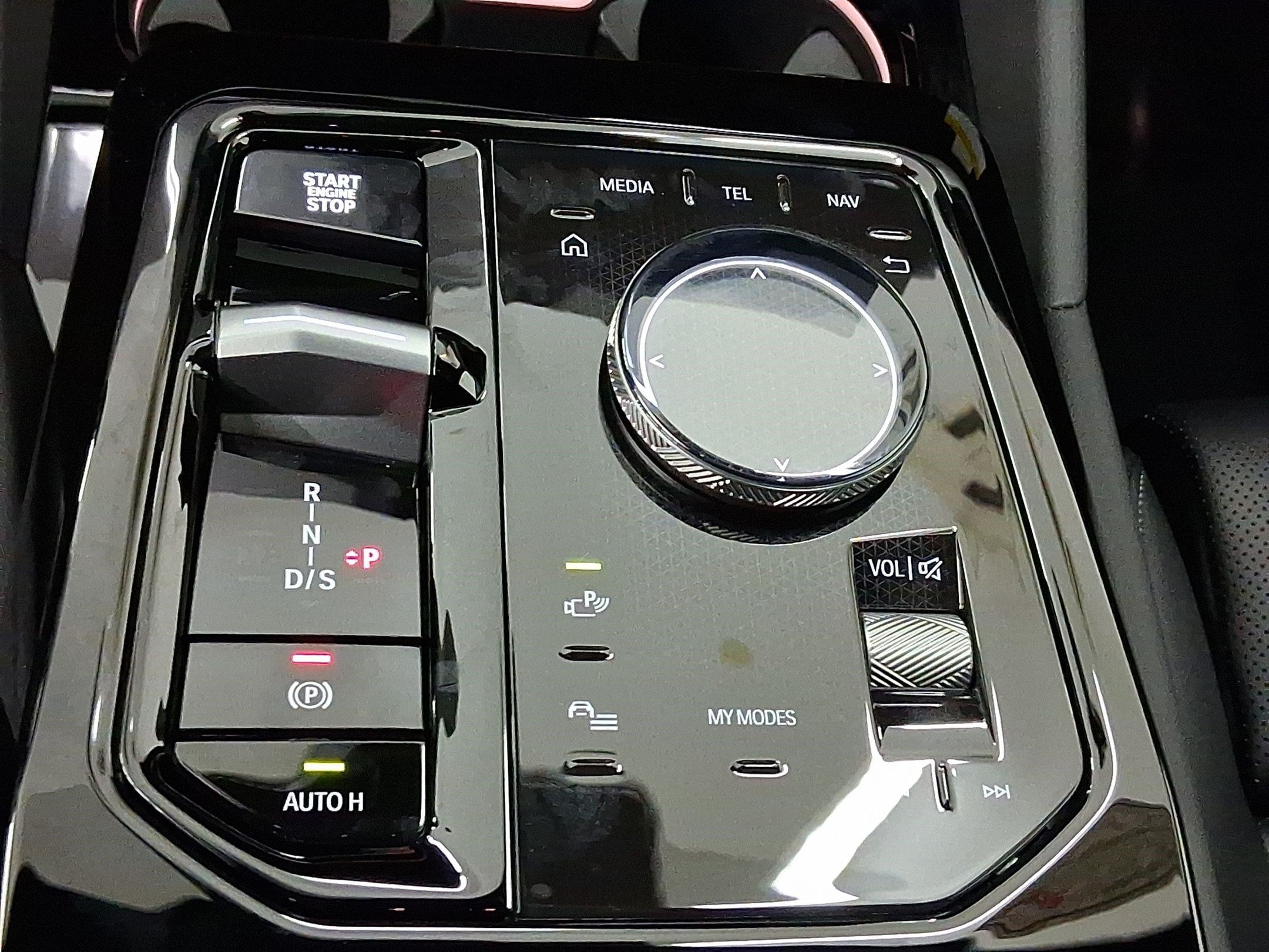 2026 BMW 5 Series 530i - Photo 16