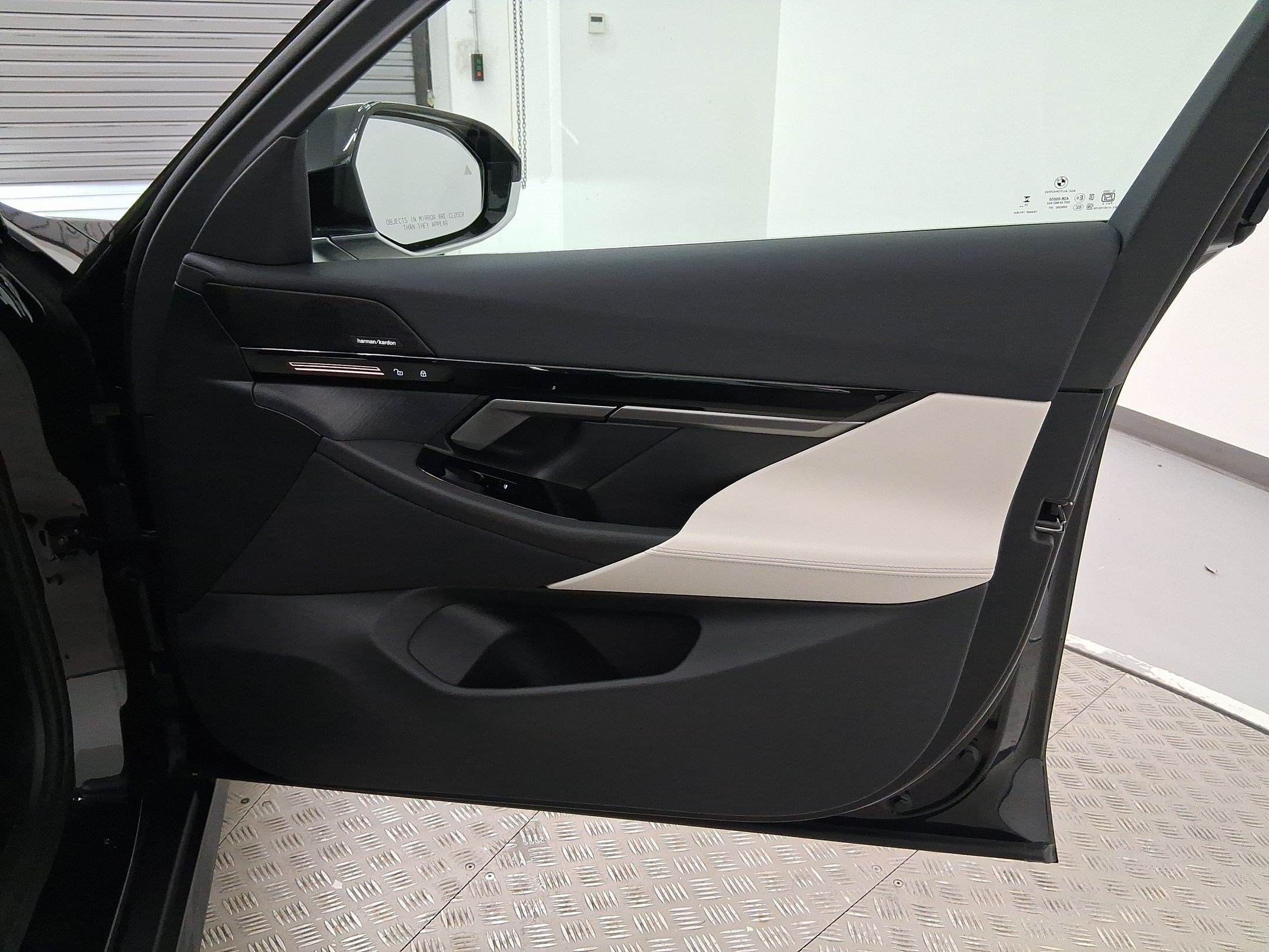2026 BMW 5 Series 530i - Photo 28