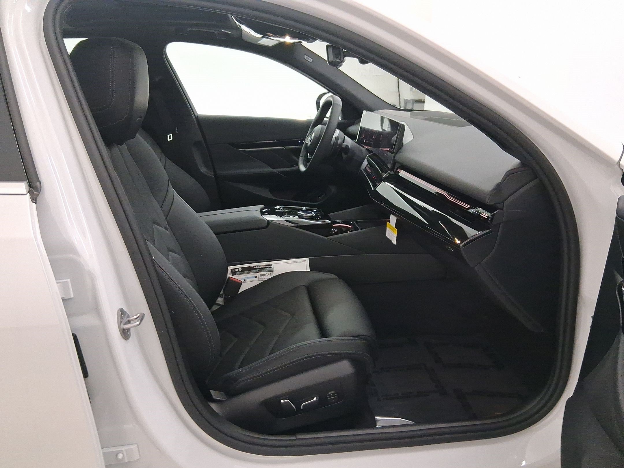 2026 BMW 5 Series 530i - Photo 28