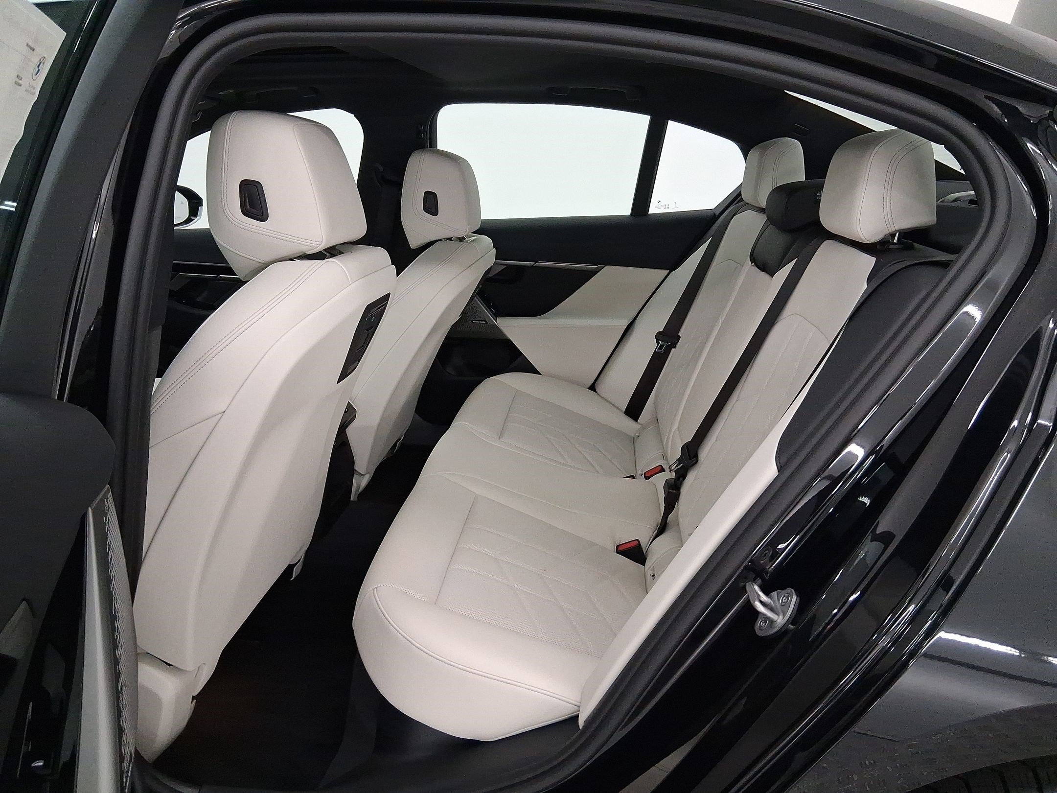 2026 BMW 5 Series 530i - Photo 12