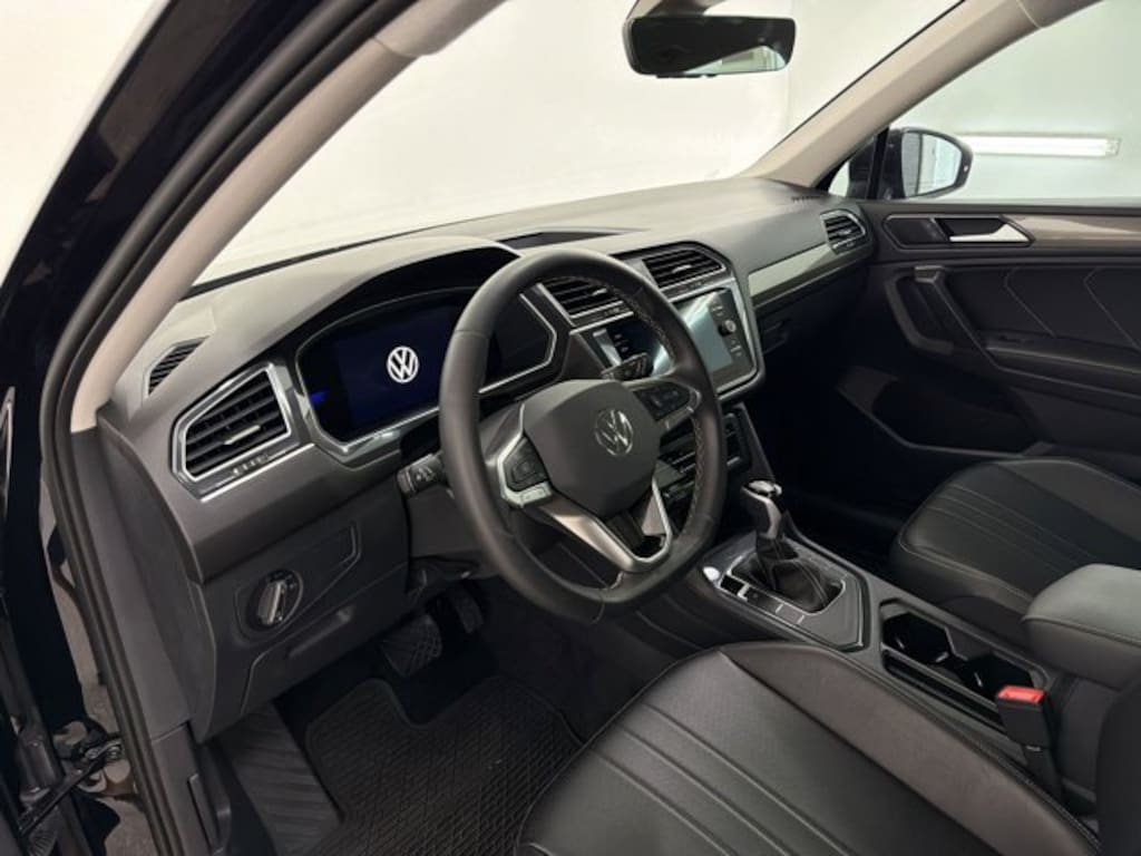 Used 2024 Volkswagen Tiguan SE SUV