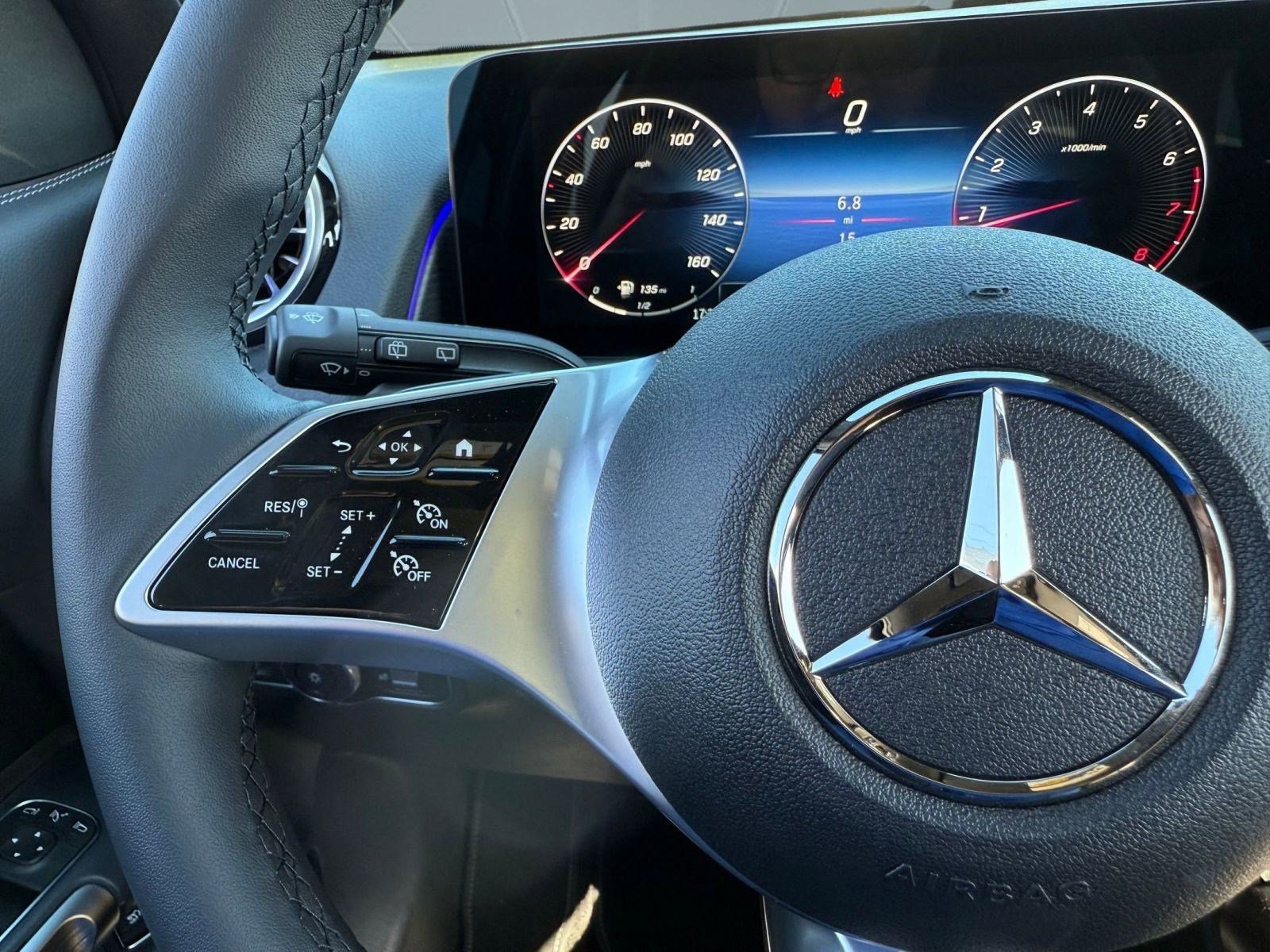 2026 Mercedes-Benz GLB GLB 250 - Photo 11