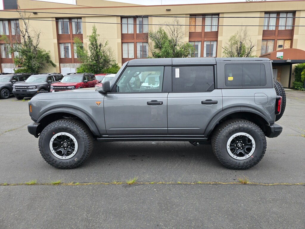 New 2026 Ford Bronco Badlands UT