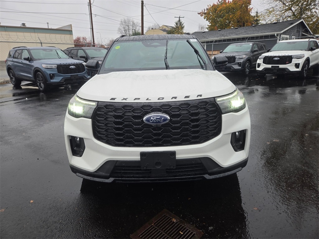 New 2026 Ford Explorer ST-Line UT