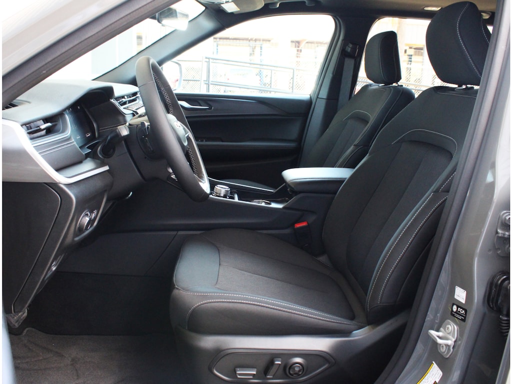 New 2027 Jeep Grand Cherokee LAREDO X 4X2 Sport Utility