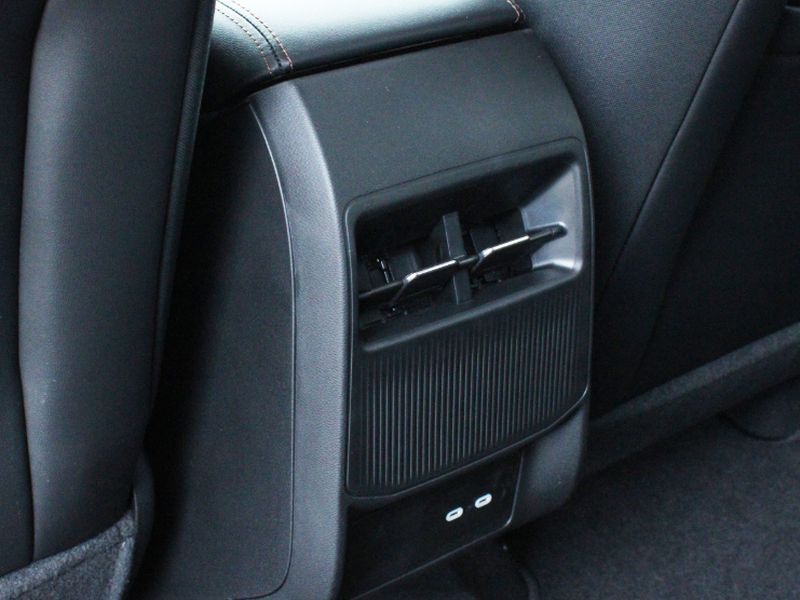 2026 Jeep Cherokee Limited - Photo 16