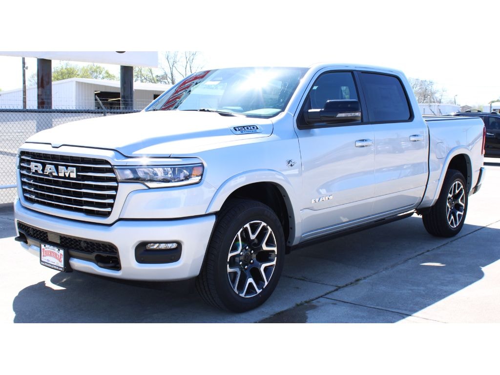 New 2026 Ram 1500 LARAMIE CREW CAB 4X4 5'7 BOX Pickup