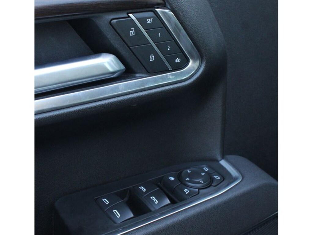 Used 2025 GMC Sierra SLT Crew Cab