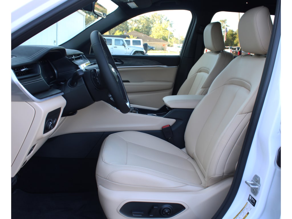 New 2027 Jeep Grand Cherokee L LIMITED 4X2 Sport Utility
