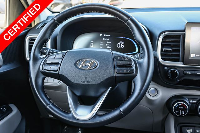 2025 Hyundai Venue SEL - Photo 16