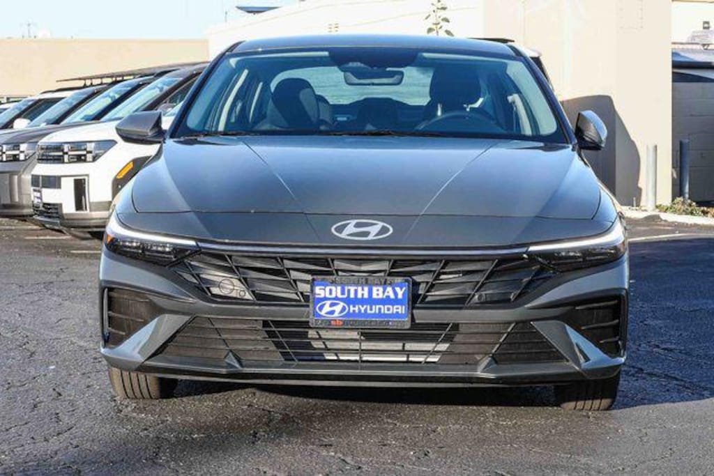 New 2026 Hyundai Elantra SE Sedan