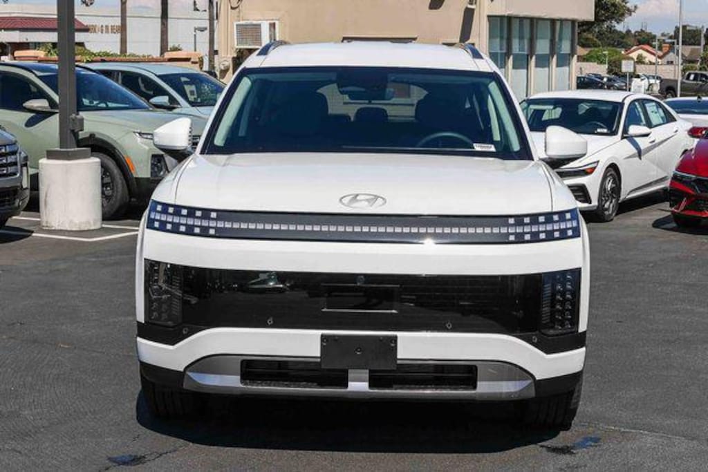 New 2026 Hyundai IONIQ 9 SE SUV
