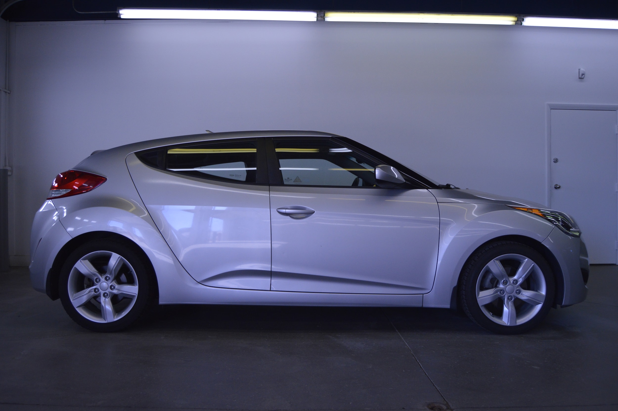 2012 Hyundai Veloster Base - Photo 8