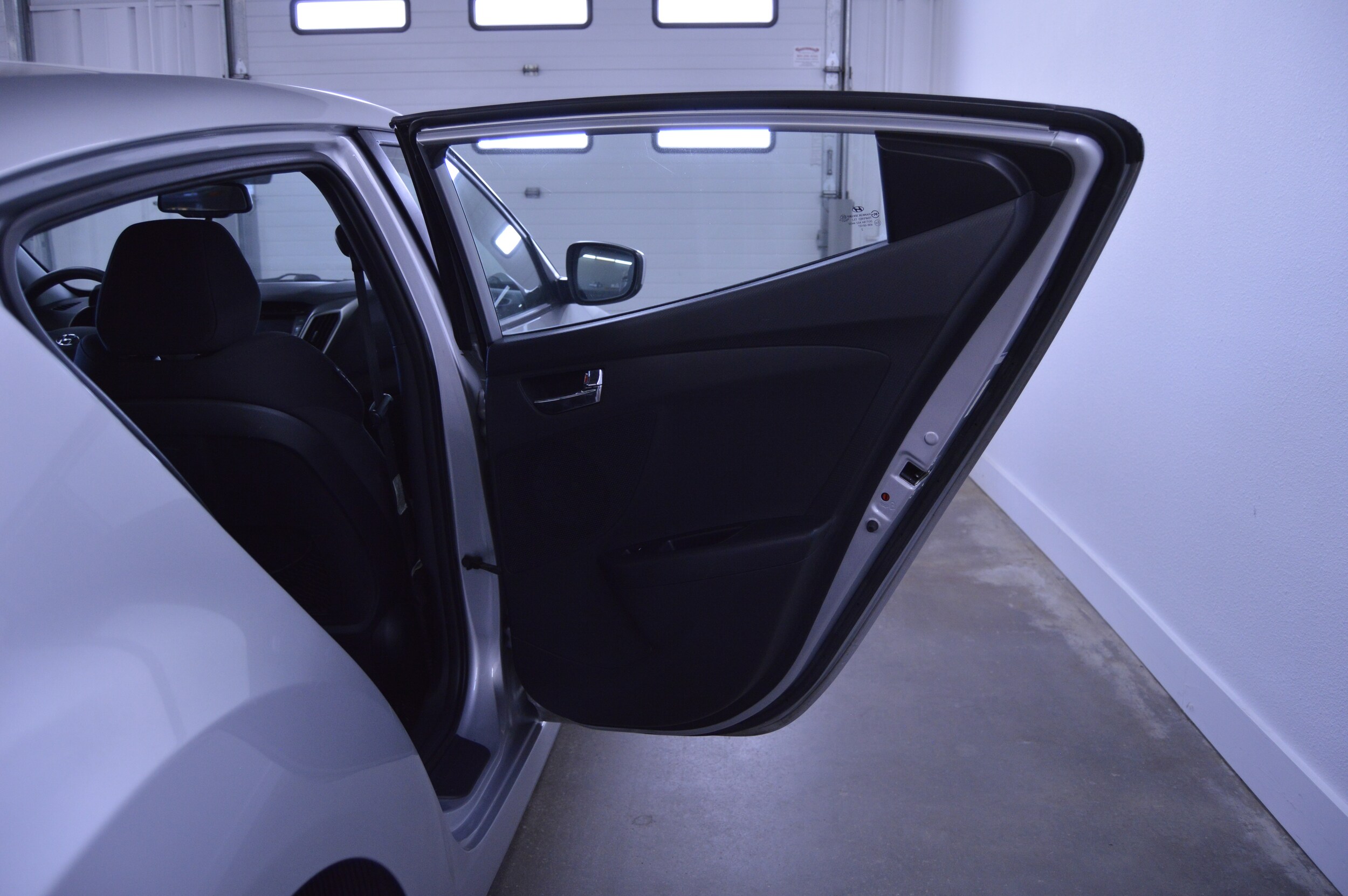 2012 Hyundai Veloster Base - Photo 13