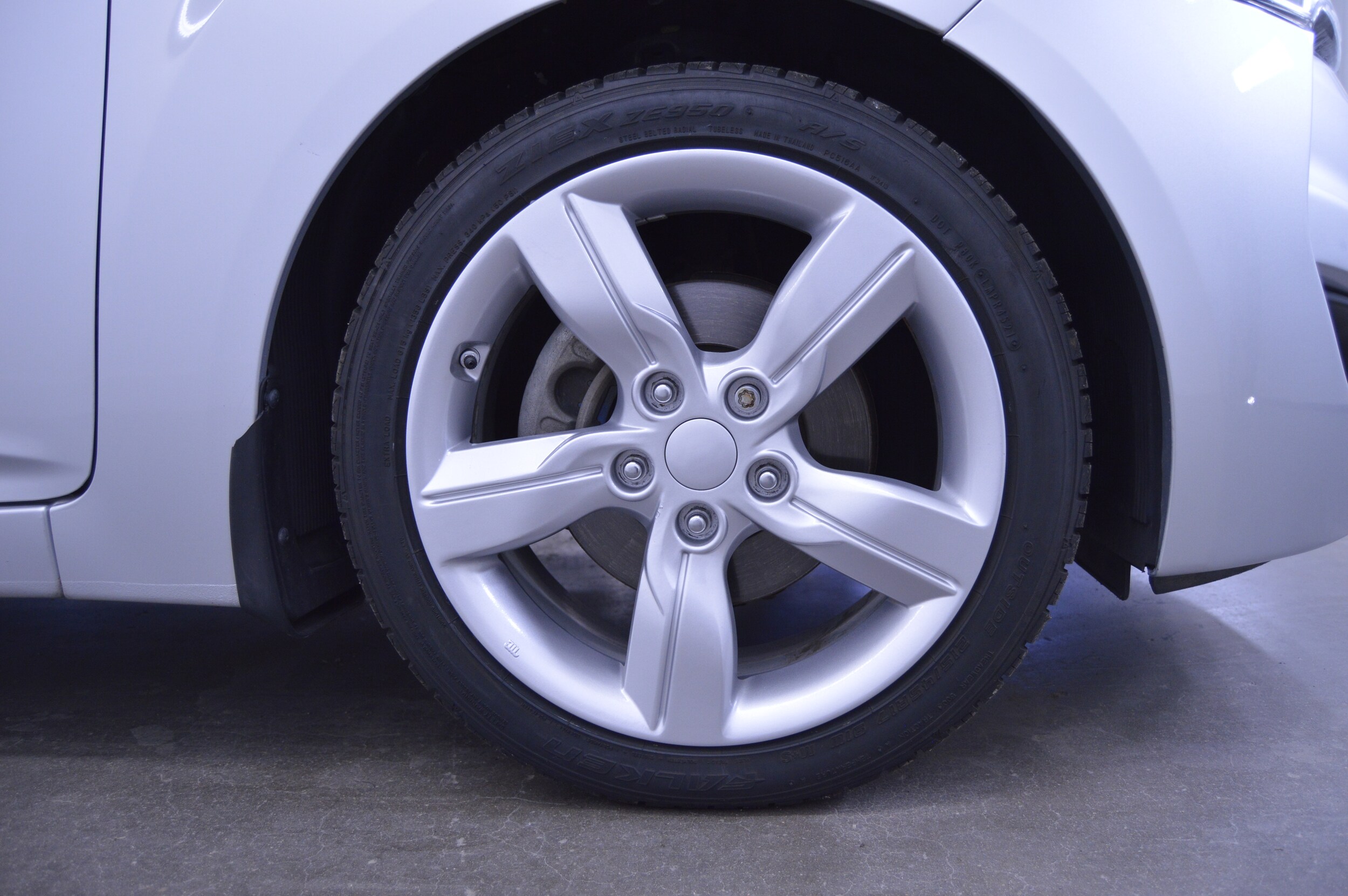 2012 Hyundai Veloster Base - Photo 23