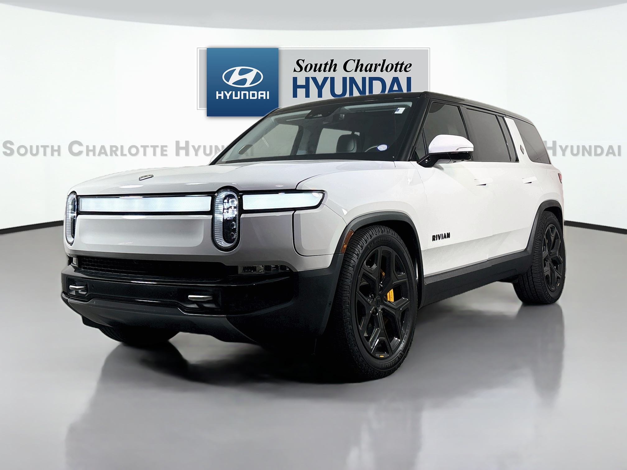 2024 Rivian R1S