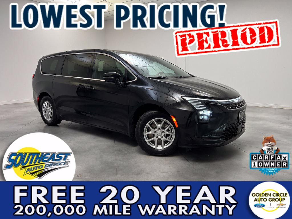 2027 Chrysler Pacifica Select