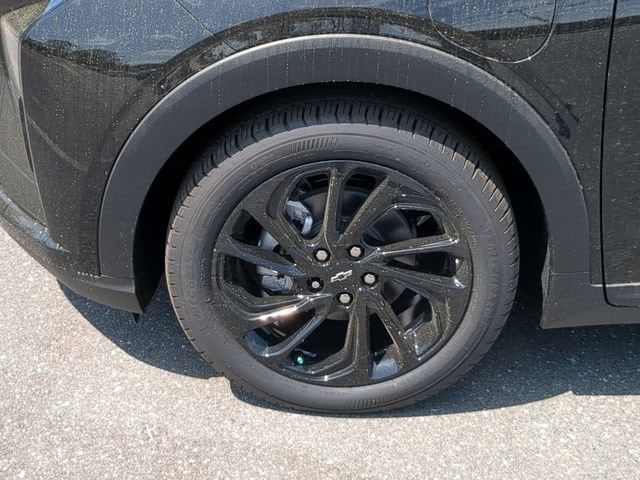 2027 Chevrolet Bolt RS - Photo 12