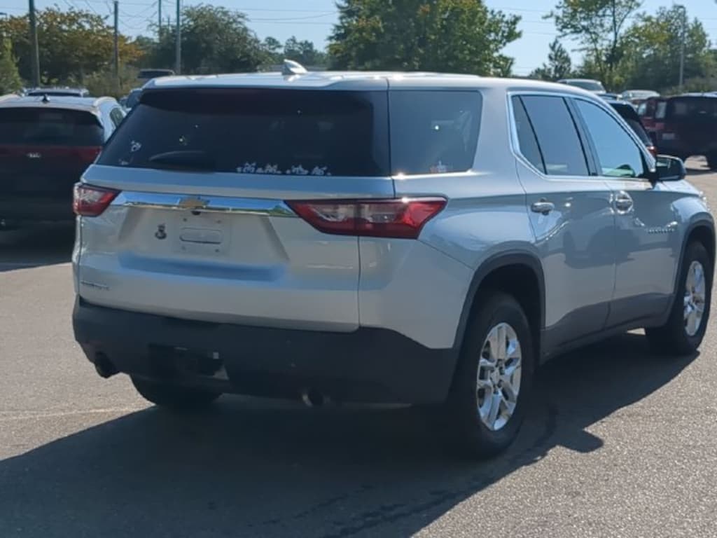 Used 2021 Chevrolet Traverse LS SUV