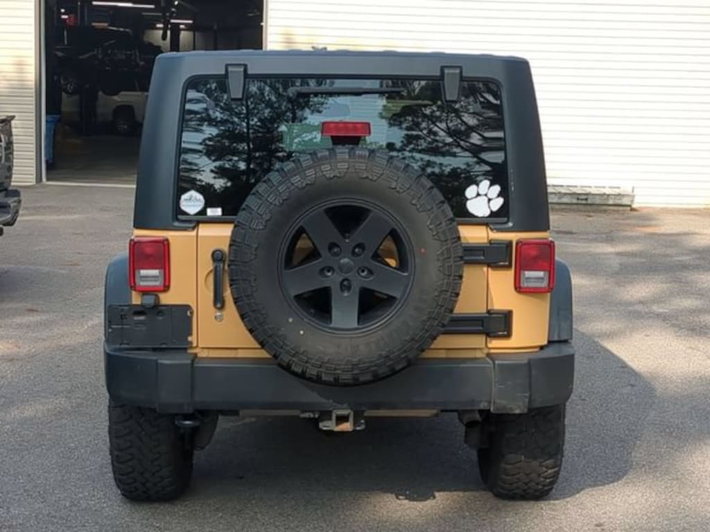 Used 2013 Jeep Wrangler Unlimited Sport SUV