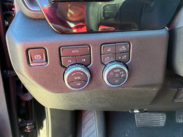 2026 GMC Sierra 1500 SLT - Photo 15