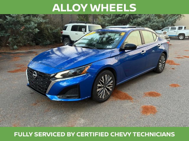 2025 Nissan Altima SV - Photo 13