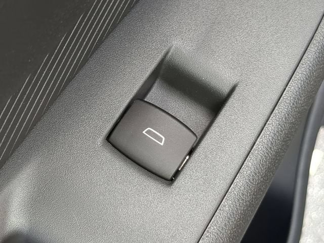 2027 Chevrolet Bolt RS - Photo 33