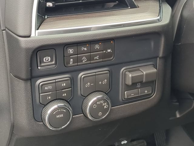 2026 Chevrolet Suburban LS - Photo 20