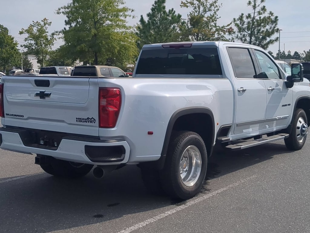 New 2026 Chevrolet Silverado 3500 HD High Country Truck Crew Cab