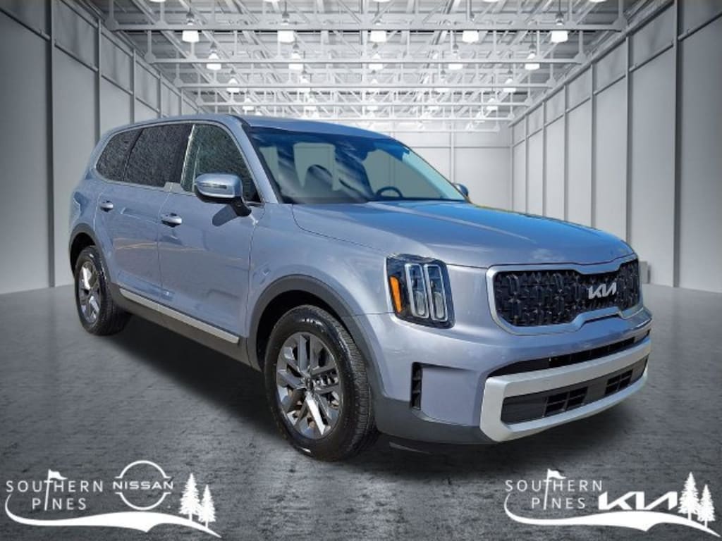 Used 2024 Kia Telluride LX SUV