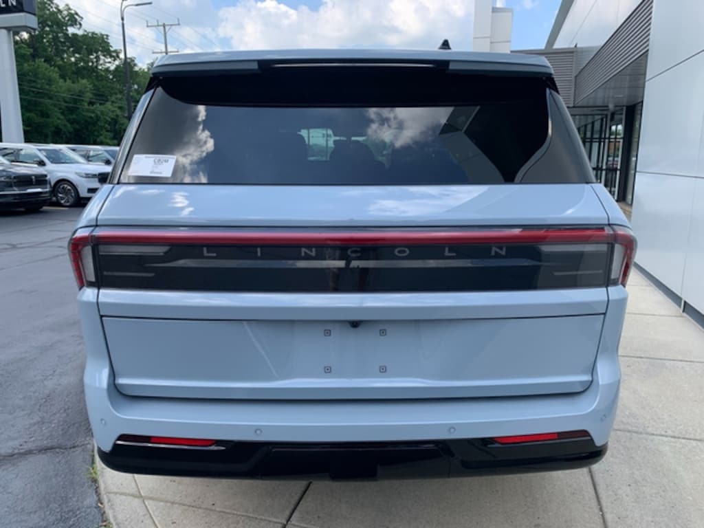 New 2027 Lincoln Navigator SUV