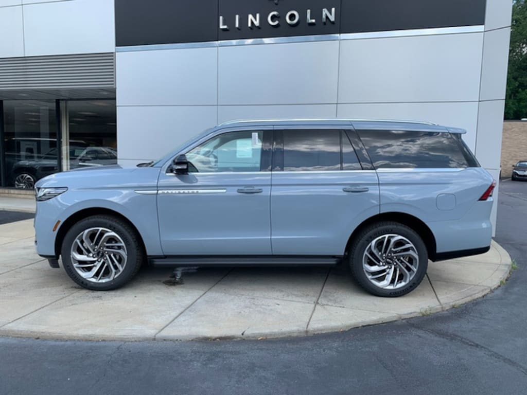 New 2027 Lincoln Navigator SUV