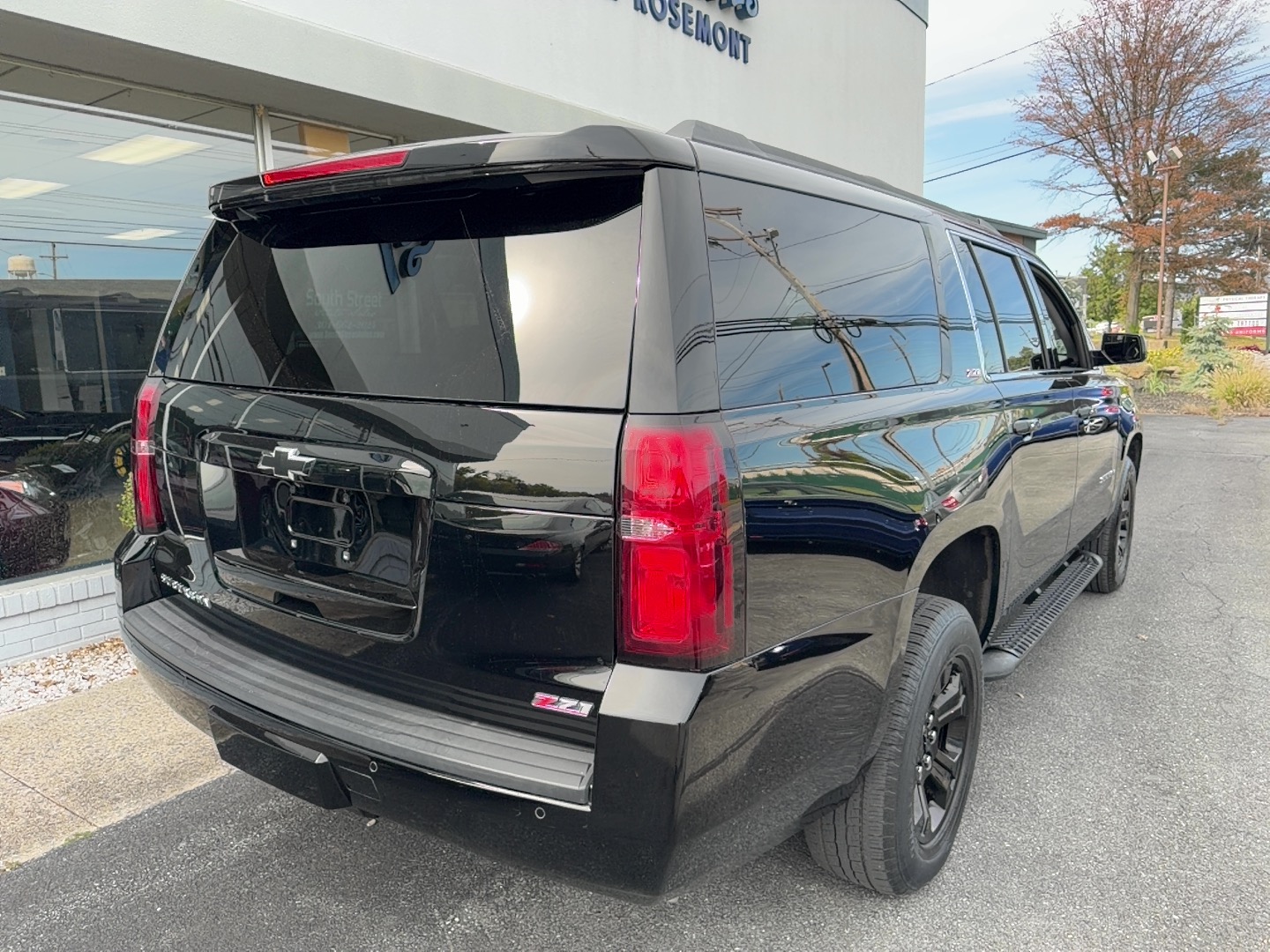 Used 2018 Chevrolet Suburban Z71 SUV