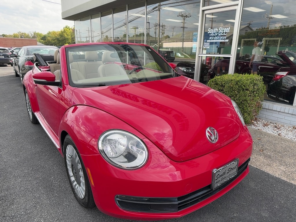 Used 2015 Volkswagen Beetle Convertible 1.8T w/PZEV Convertible