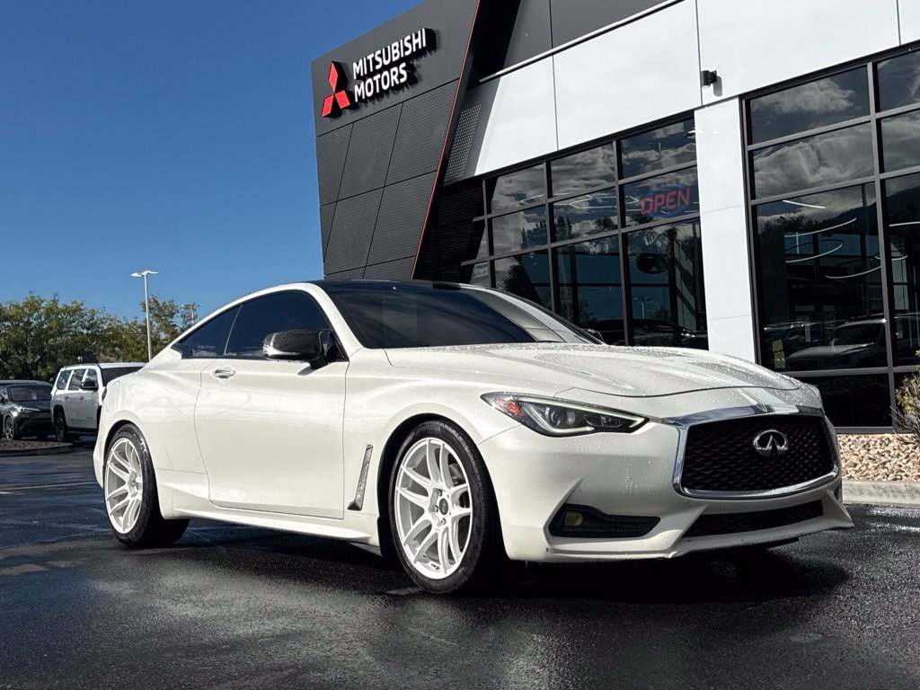 2017 INFINITI Q60
