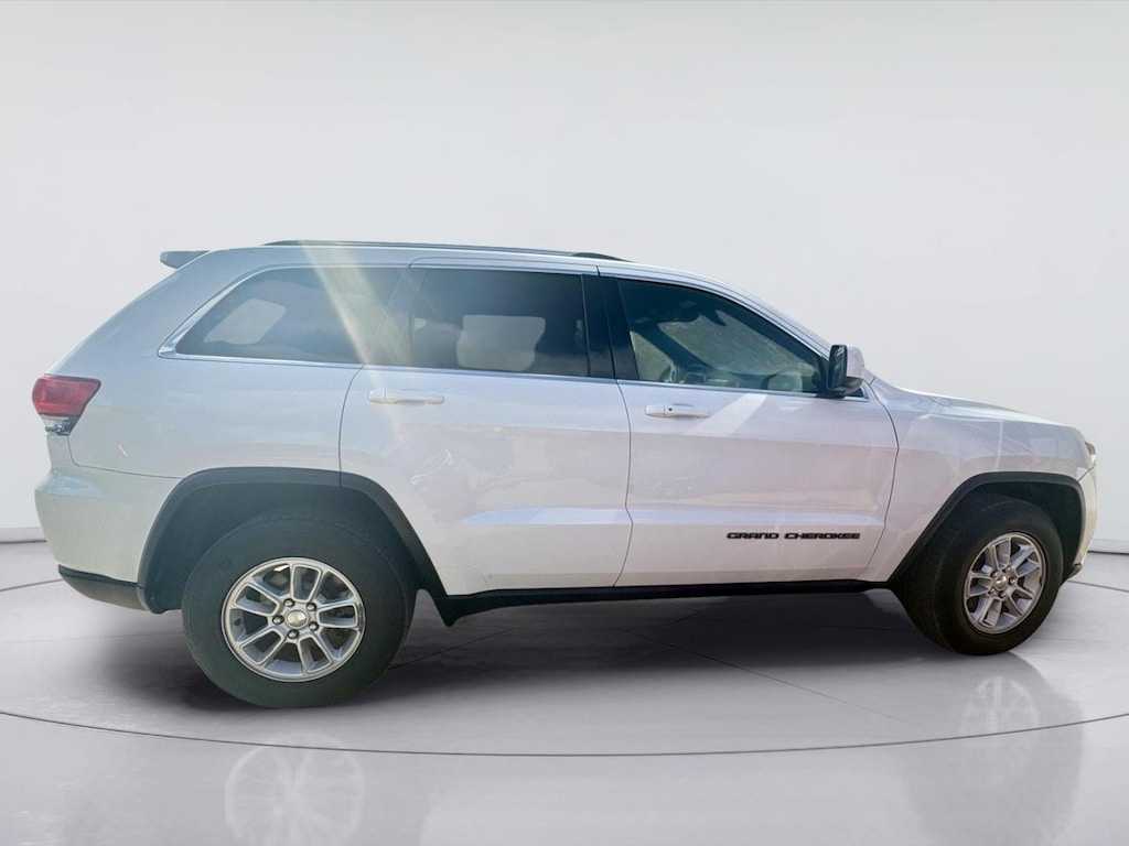 Used 2018 Jeep Grand Cherokee Laredo E SUV