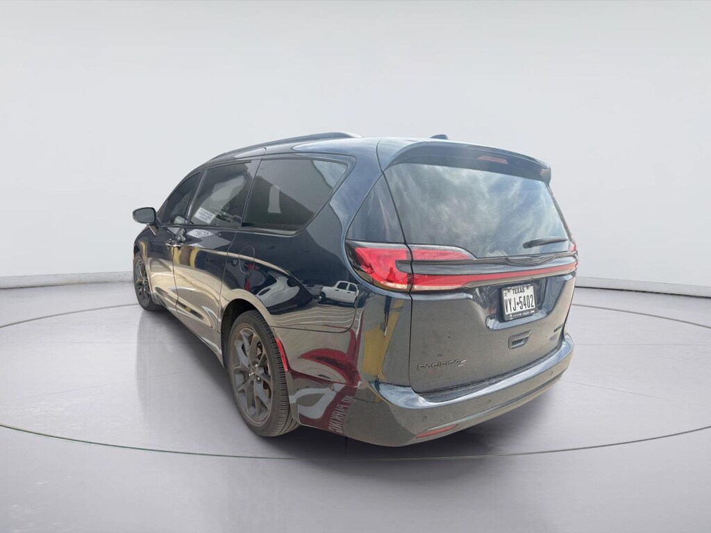 Used 2024 Chrysler Pacifica Limited Van