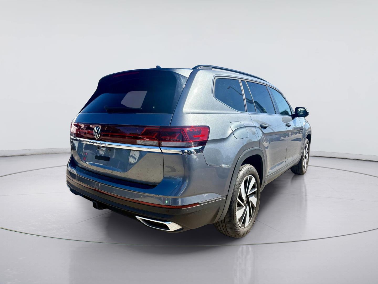Used 2025 Volkswagen Atlas 2.0T SE w/Technology SUV