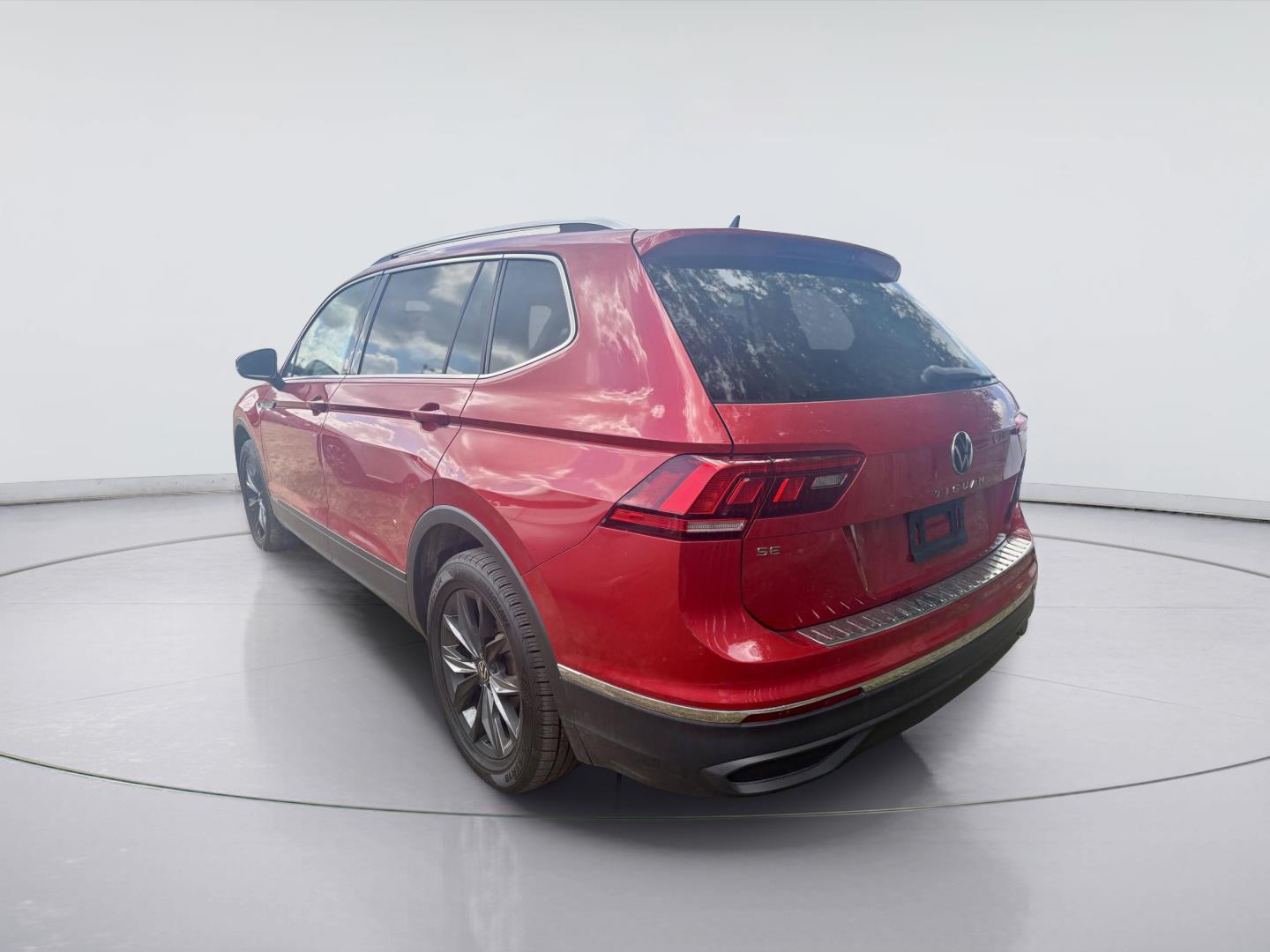 Used 2022 Volkswagen Tiguan SE SUV