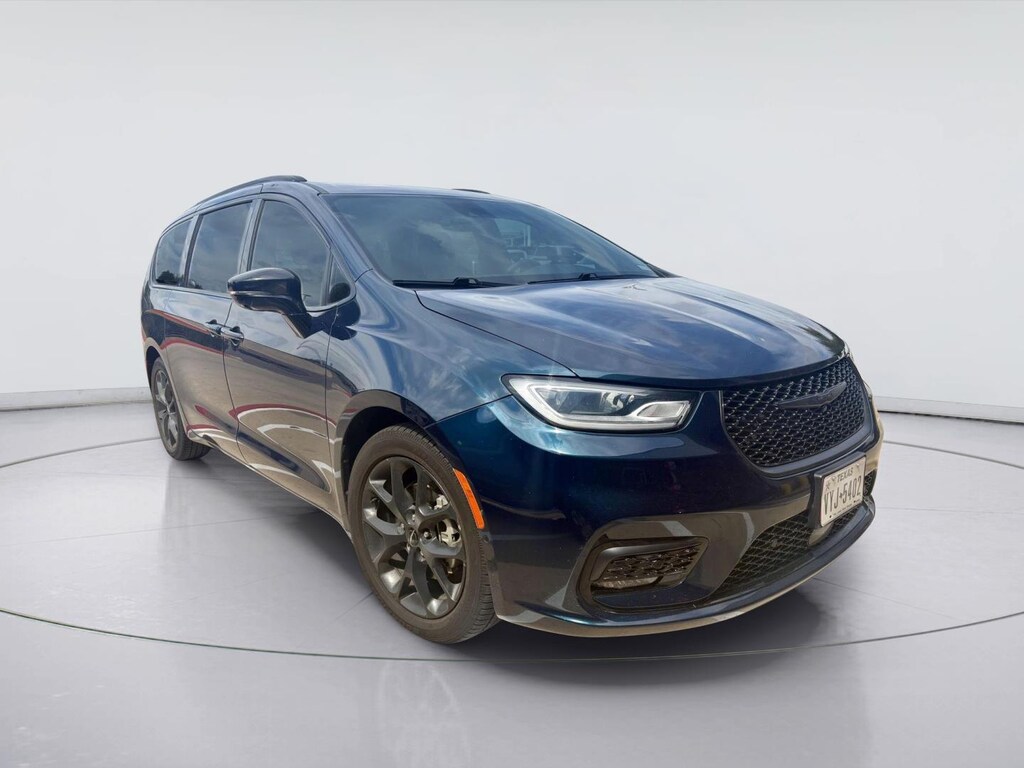 Used 2024 Chrysler Pacifica Limited Van