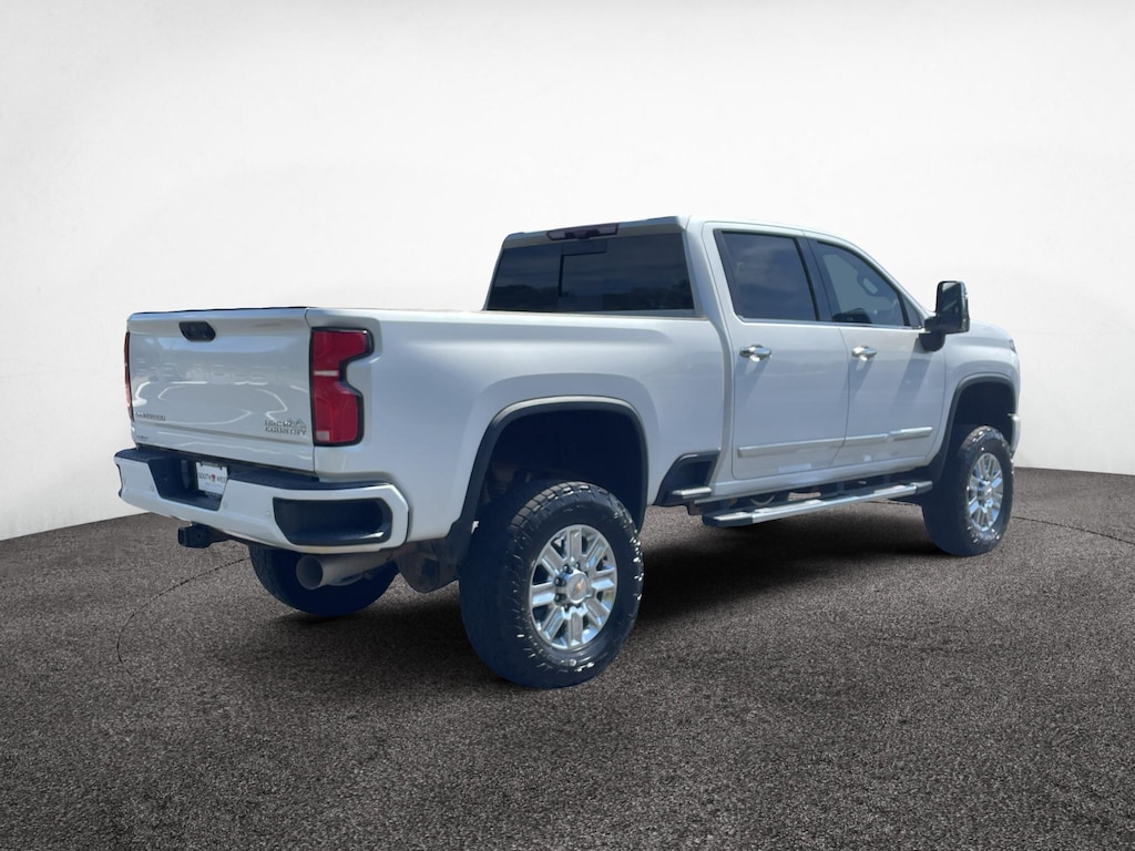 Used 2024 Chevrolet Silverado High Country Crew Cab