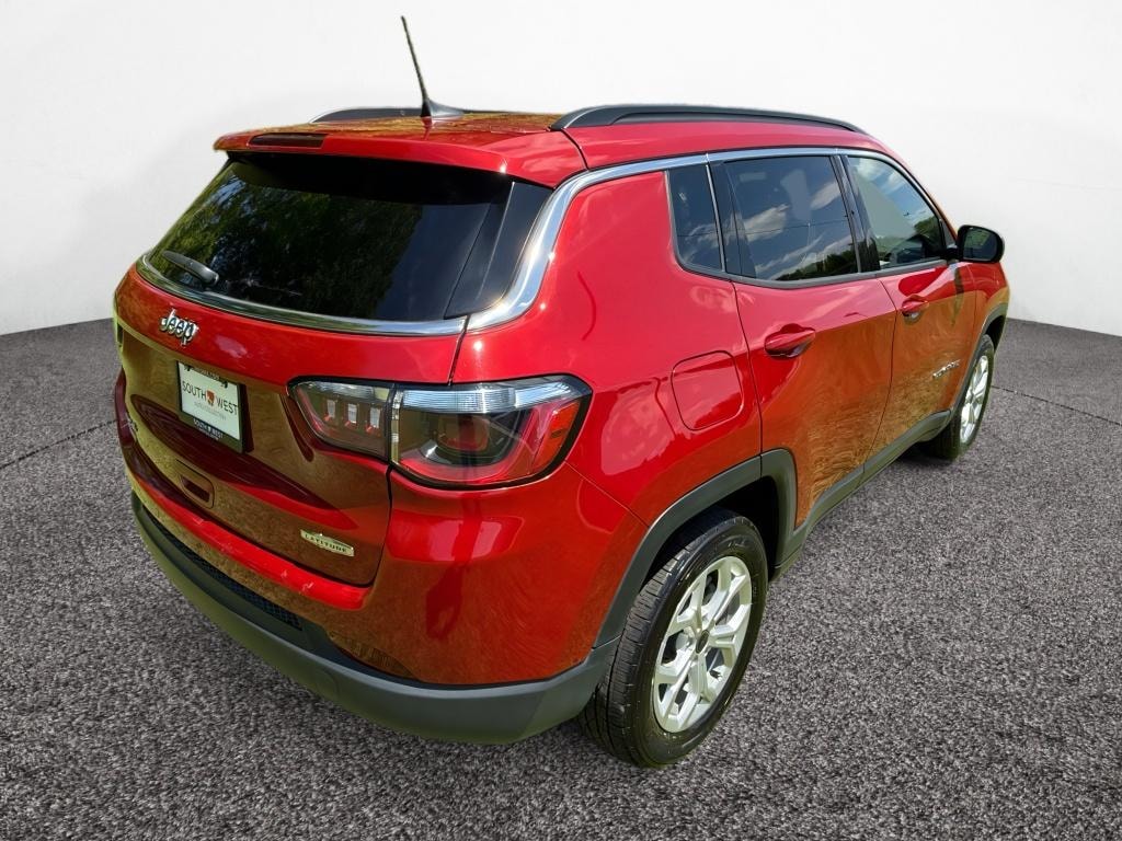 Used 2025 Jeep Compass Latitude Sport Utility