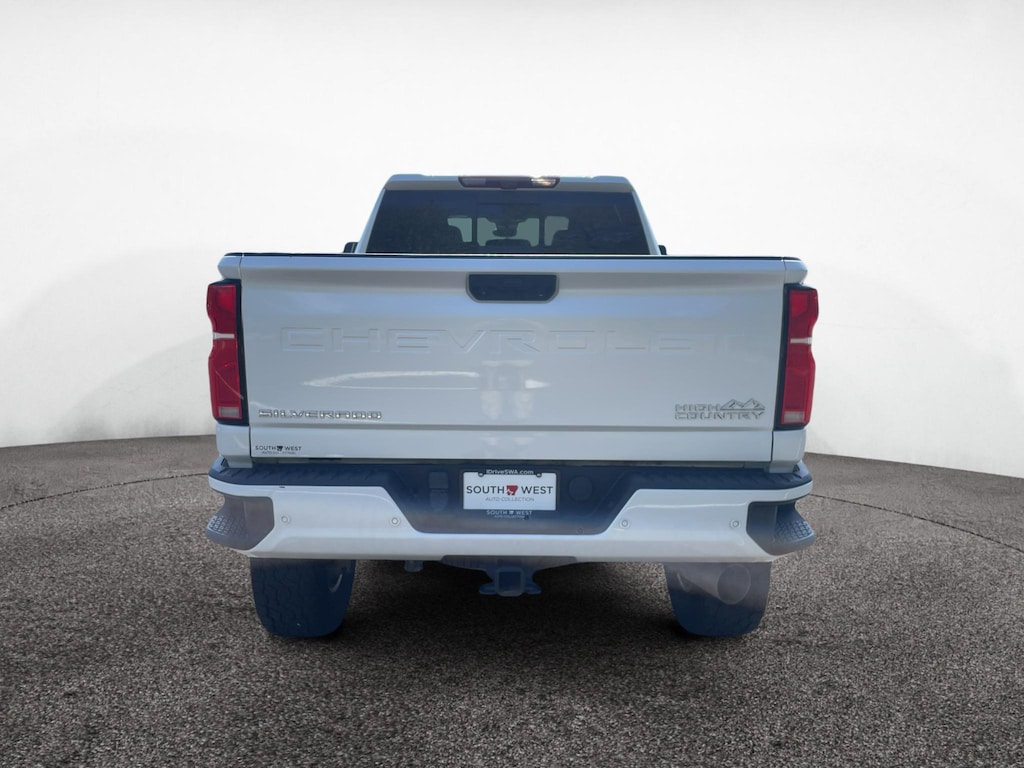 Used 2024 Chevrolet Silverado High Country Crew Cab
