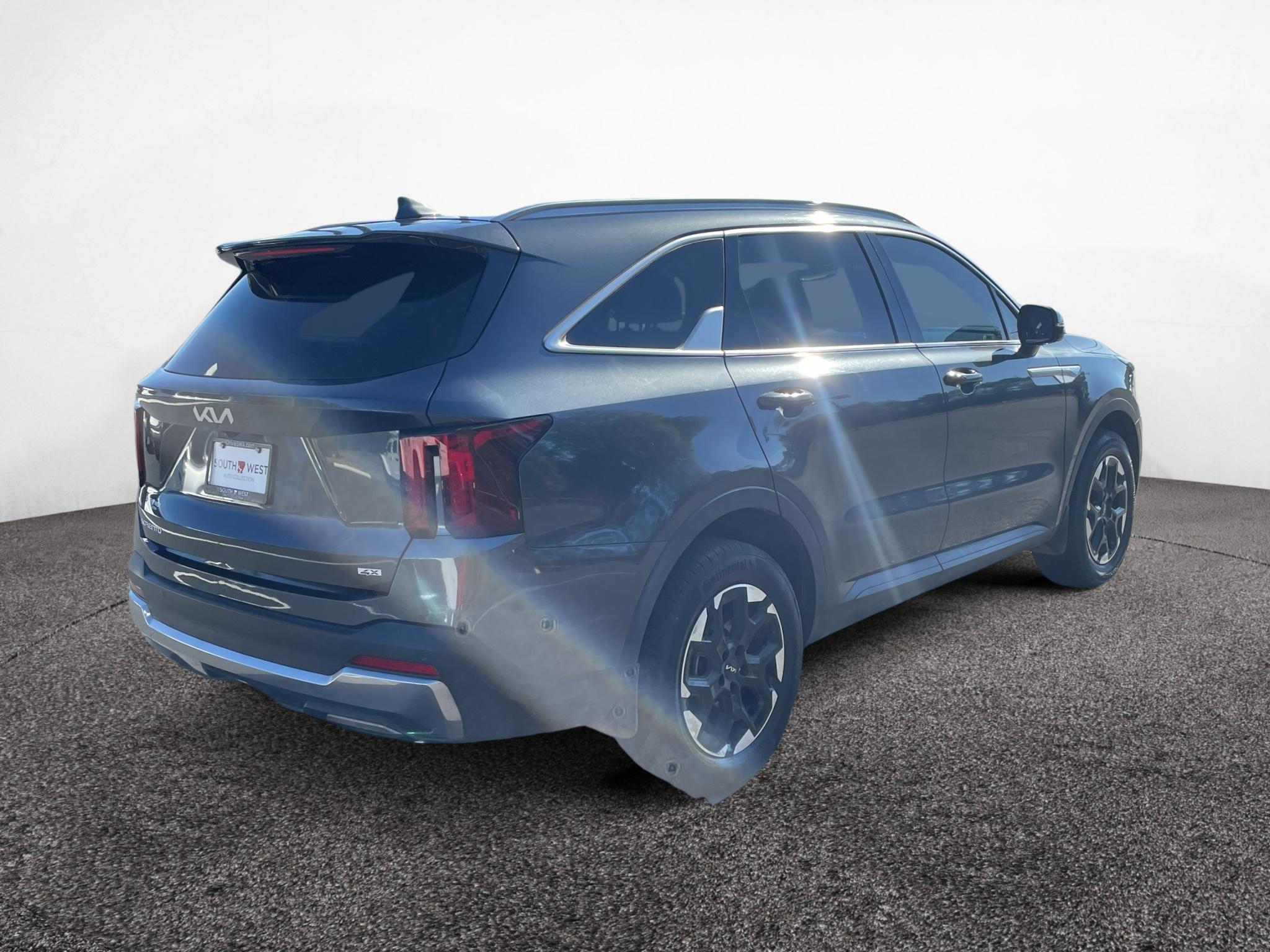 Used 2024 Kia Sorento S SUV