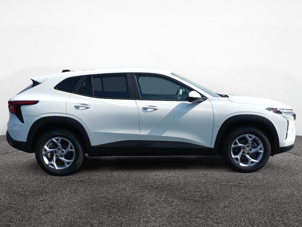 New 2026 Chevrolet Trax LS SUV