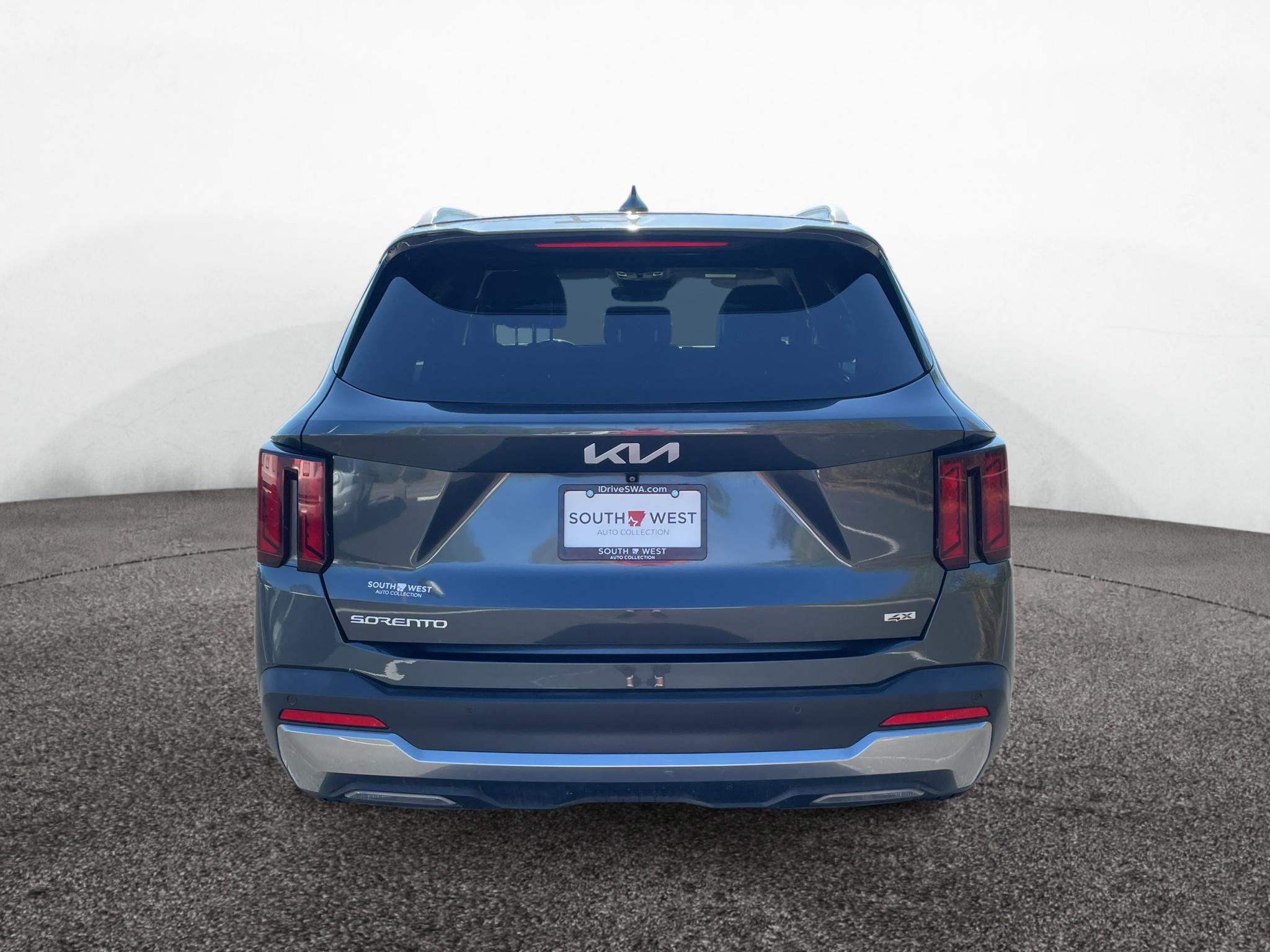 Used 2024 Kia Sorento S SUV