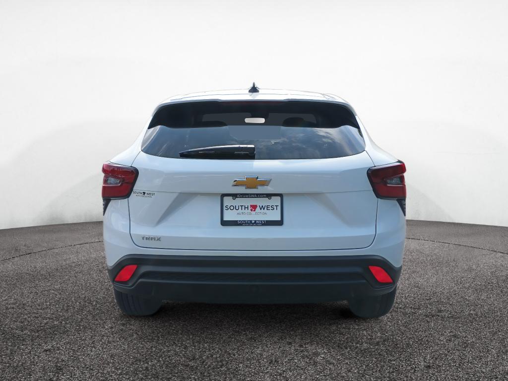 New 2026 Chevrolet Trax LS SUV