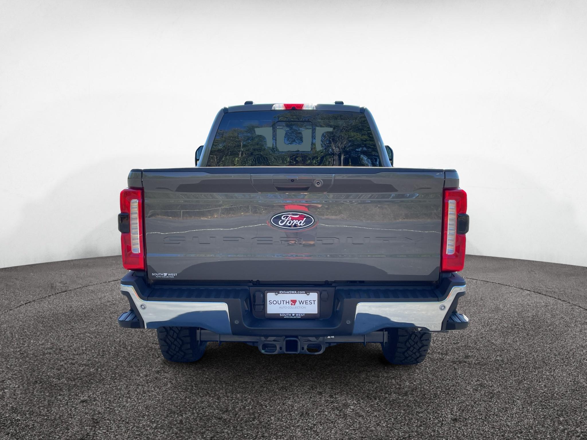 New 2027 Ford F-250 Lariat Crew Cab